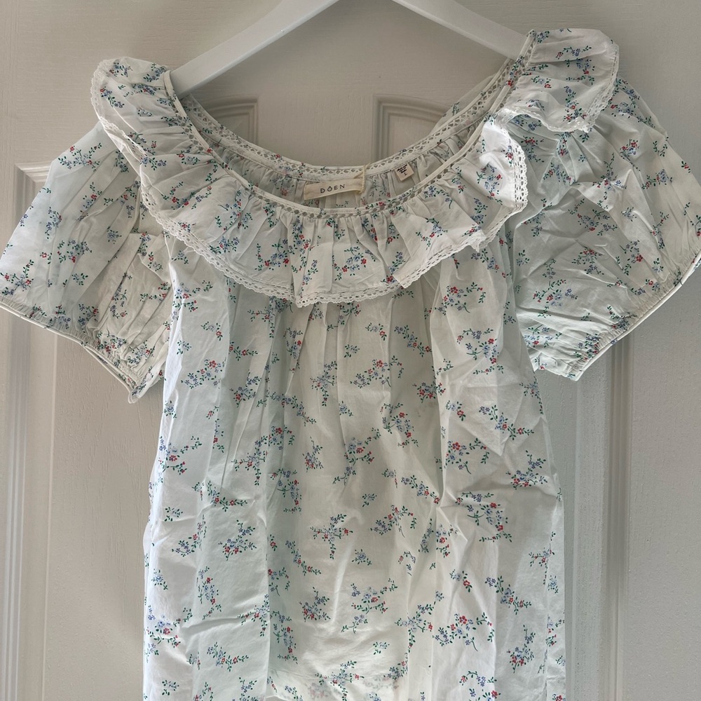 Doen Floral White Crop Top